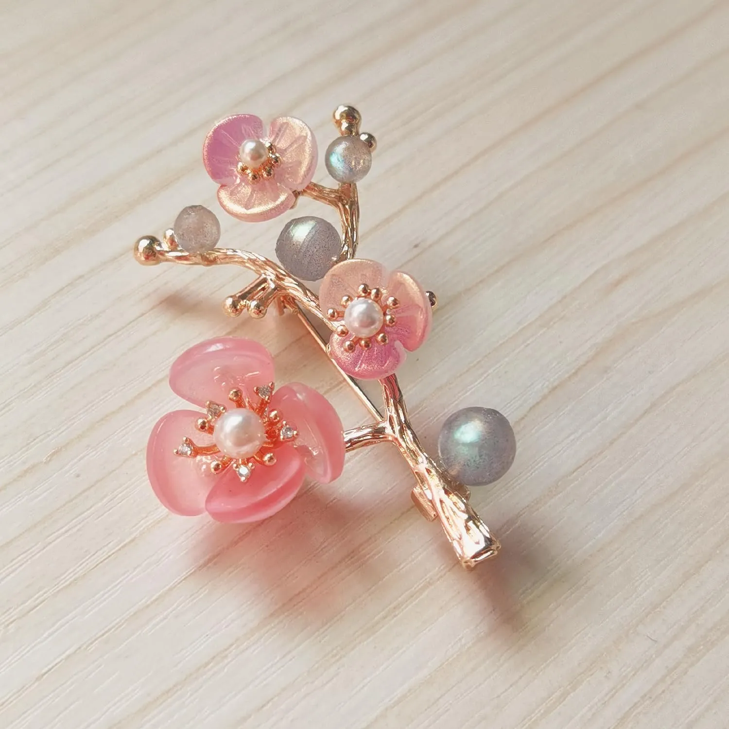 Brooches for Women with Crystal, Pink Flower, Rhinestone Brooches Pins Elegant Jewelry Blossom Fashionable Gifts Ladies Bouquet Brooches Pin for Birthday, Party, New Year, Wedding