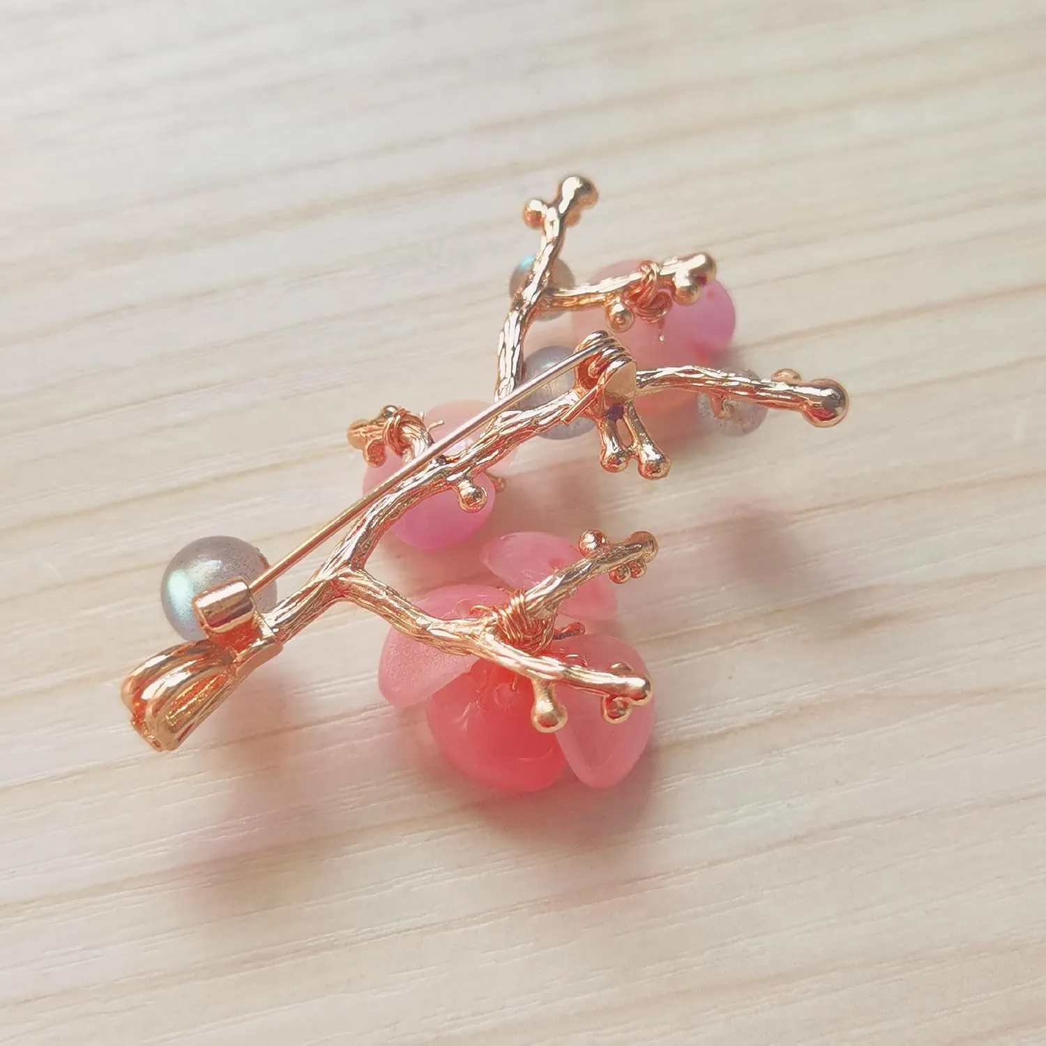 Brooches for Women with Crystal, Pink Flower, Rhinestone Brooches Pins Elegant Jewelry Blossom Fashionable Gifts Ladies Bouquet Brooches Pin for Birthday, Party, New Year, Wedding