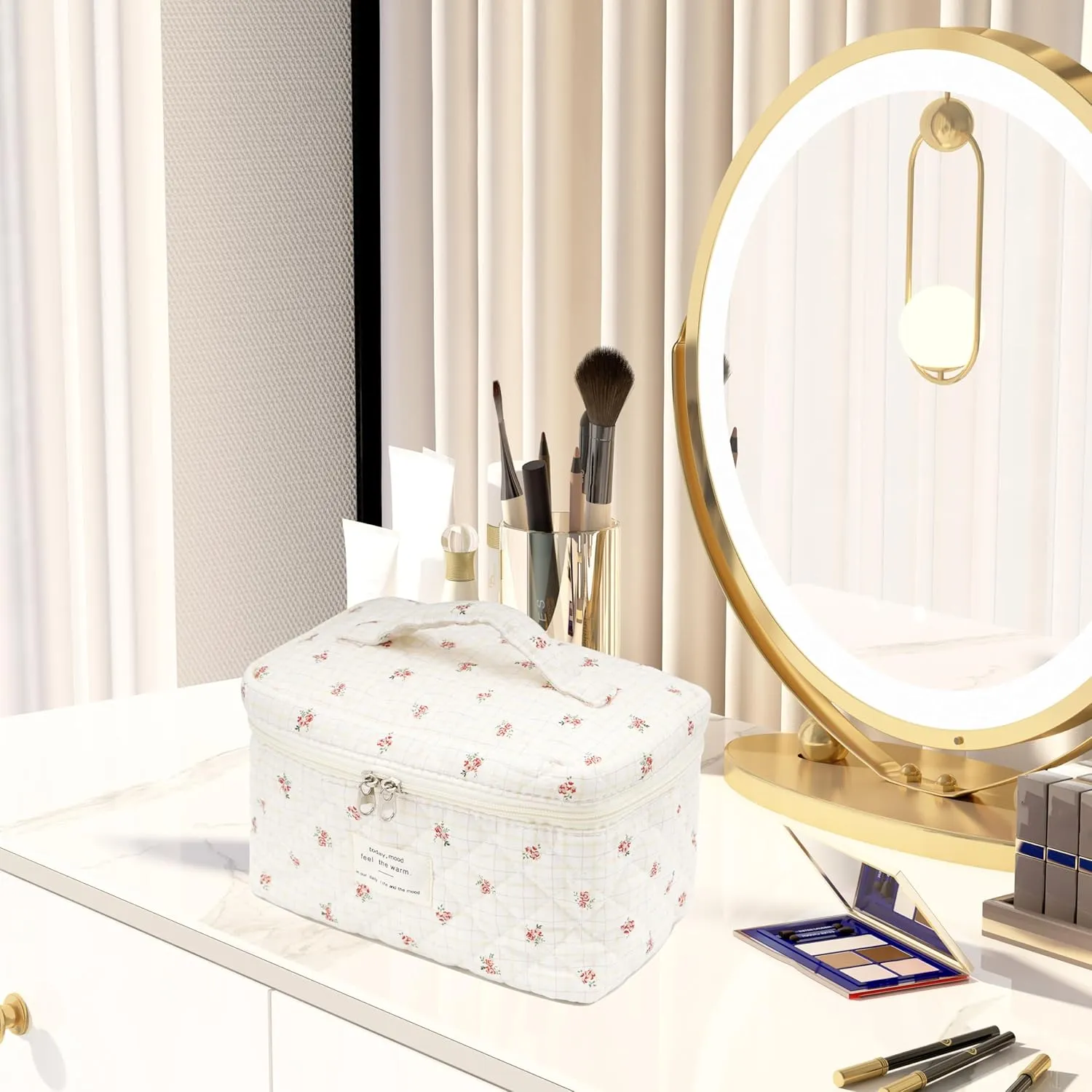 Cute Quilted Makeup Bag Cotton Aesthetic Flower Cosmetic Bag Floral Toiletry Bag for Women (Checkered Flower)