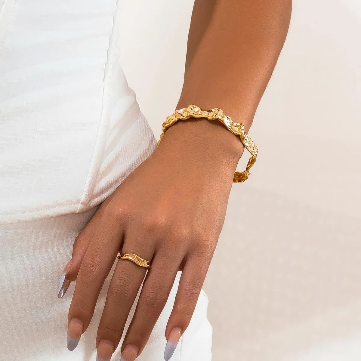 FUTIMELY Twisted Gold Silver Cuff Bracelet for Women Irregular Wave Chunky Bracelets Adjustable Open Cuff Bangle Bracelet