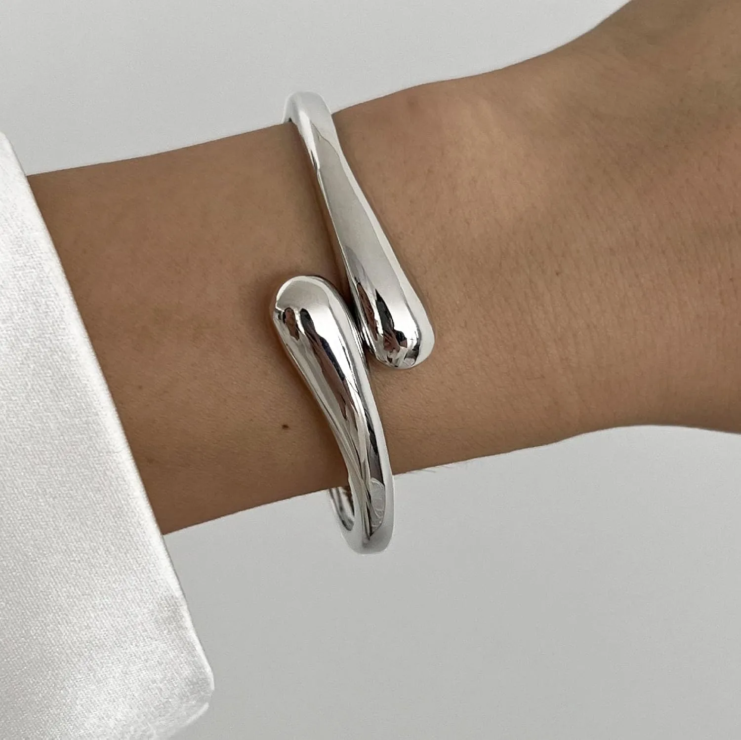 Gold Bangle Bracelets for Women Teens Trendy Chunky Adjustable Twist Cuff Bracelet Jewelry Gifts