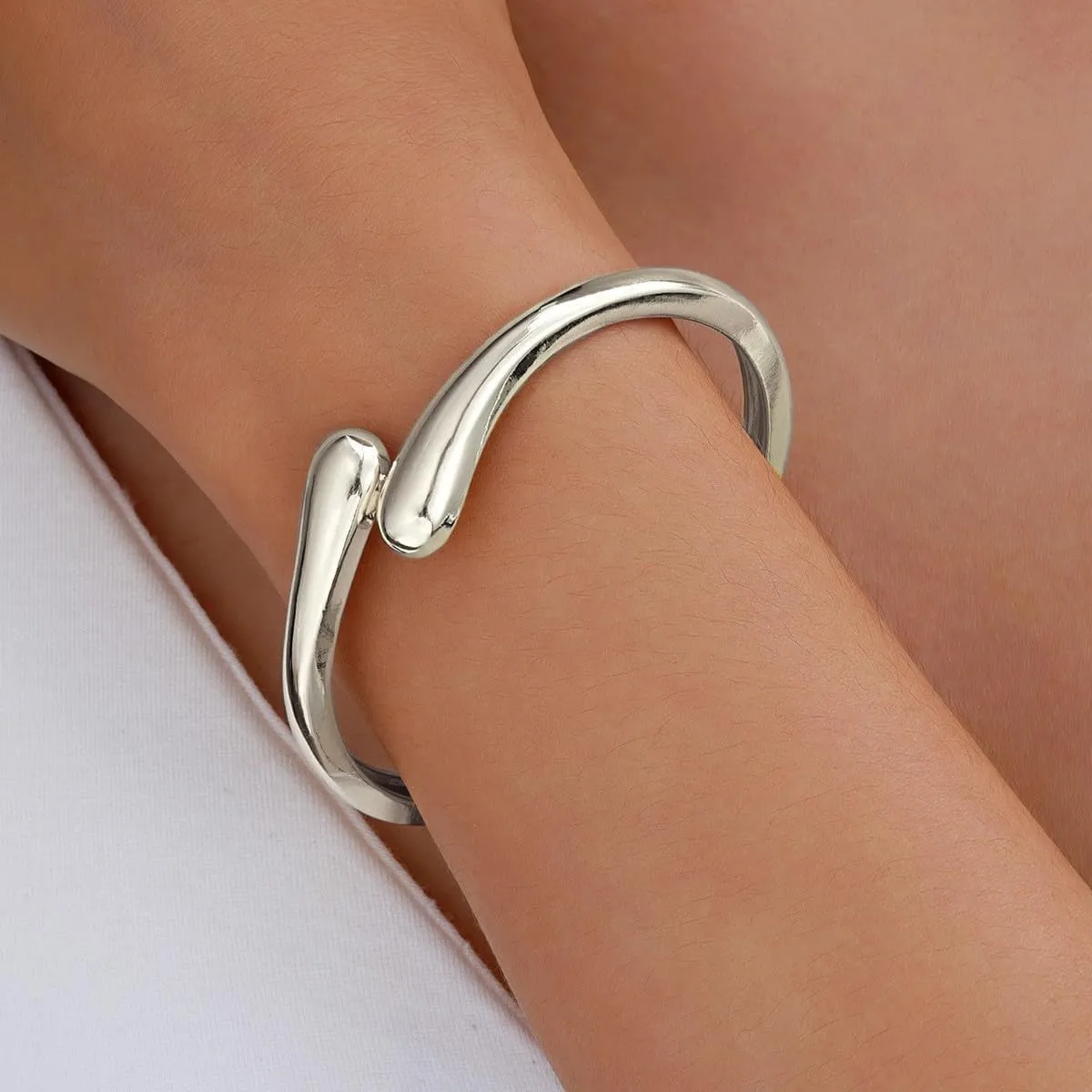 Gold Bangle Bracelets for Women Teens Trendy Chunky Adjustable Twist Cuff Bracelet Personalized Irregular Bracelets for Women Beach Party Summer Jewelry