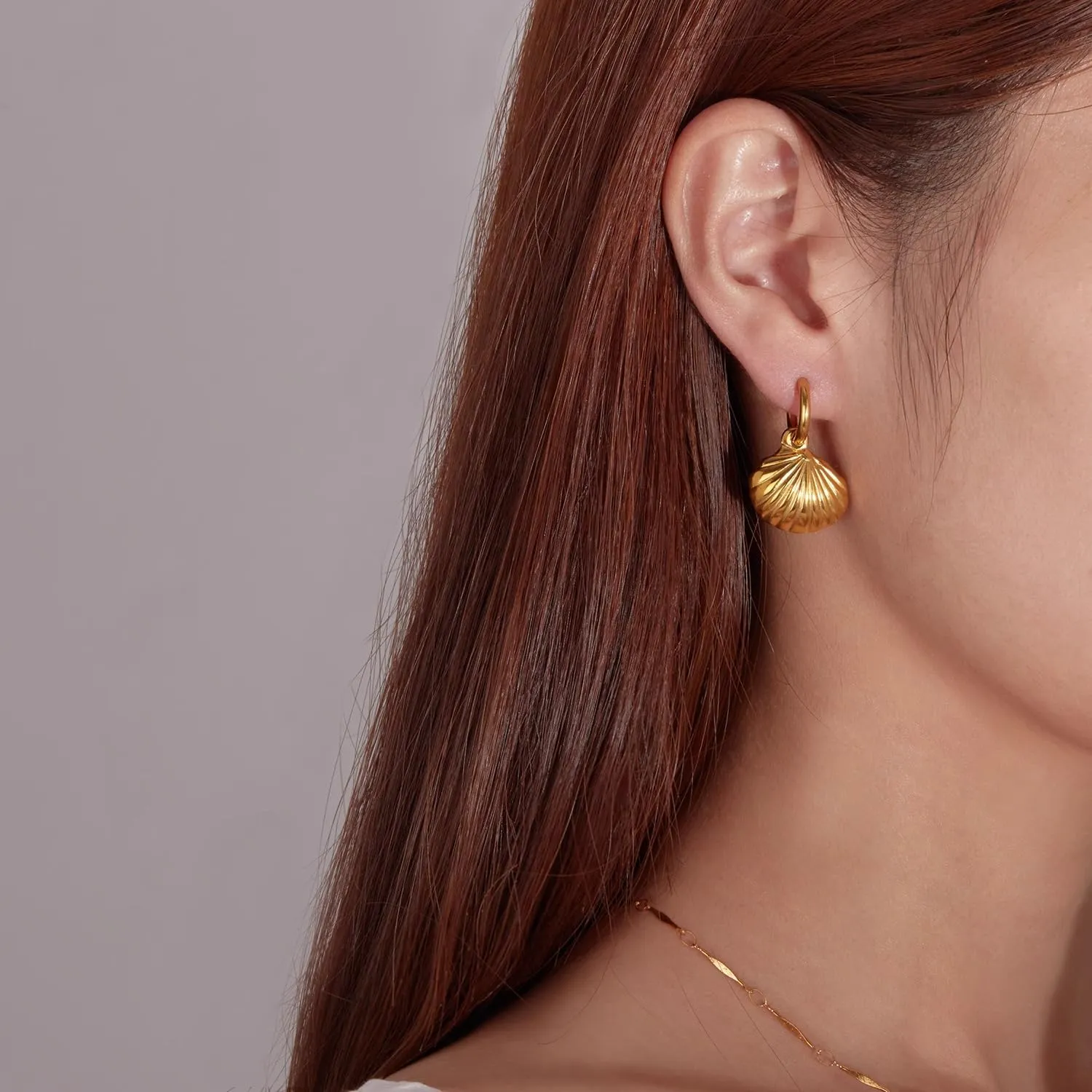 Gold Shell Earrings for Women Dainty Stud Earrings Seashell Drop Dangle Earrings Trendy Jewelry for Women Spiral Earrings Hypoallergenic
