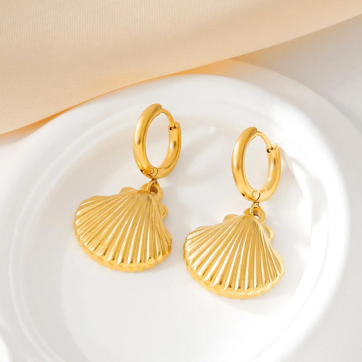 Gold Shell Earrings for Women Dainty Stud Earrings Seashell Drop Dangle Earrings Trendy Jewelry for Women Spiral Earrings Hypoallergenic