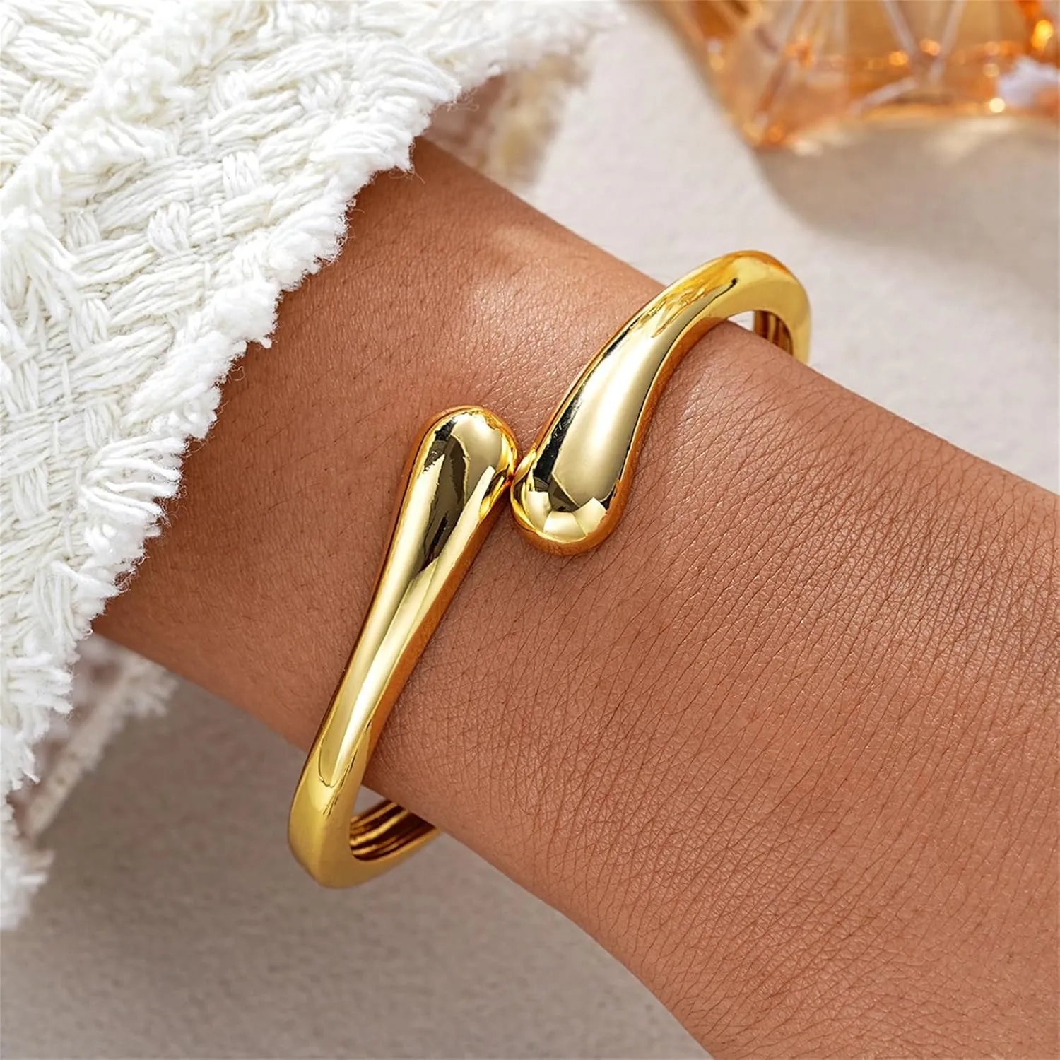 GYRMMUE Chunky Gold Bangle Bracelets for Women,Vintage 14K Gold Plated Twist Cuff Bracelet Geometric Irregular Stackable Bracelet Jewelry