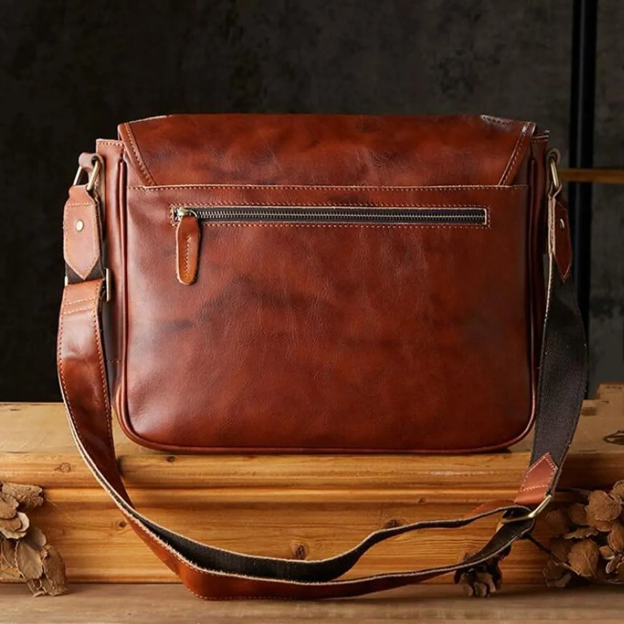 Mens Messenger Shoulder Bags Waist Packs Crossbody Bags Genuine Leather Casual Daypacks Briefcases Travel Bags