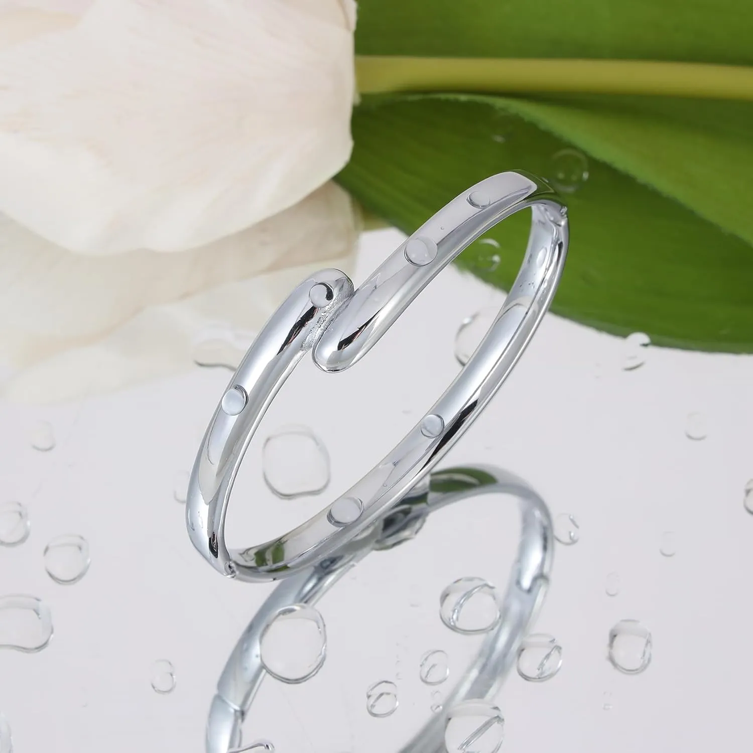 MILAKOO Heart Teardrop Stainless Steel Bangle Bracelet for Women Twist Eternity Love Chunky Cuff Valentine's Gifts